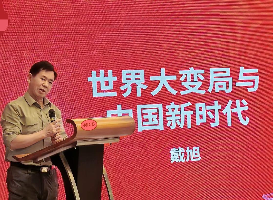 敌人都拿着咱们的“预警信”当兵书，咱们却还在捂耳朵追娱乐八卦，这事儿真够魔幻的！