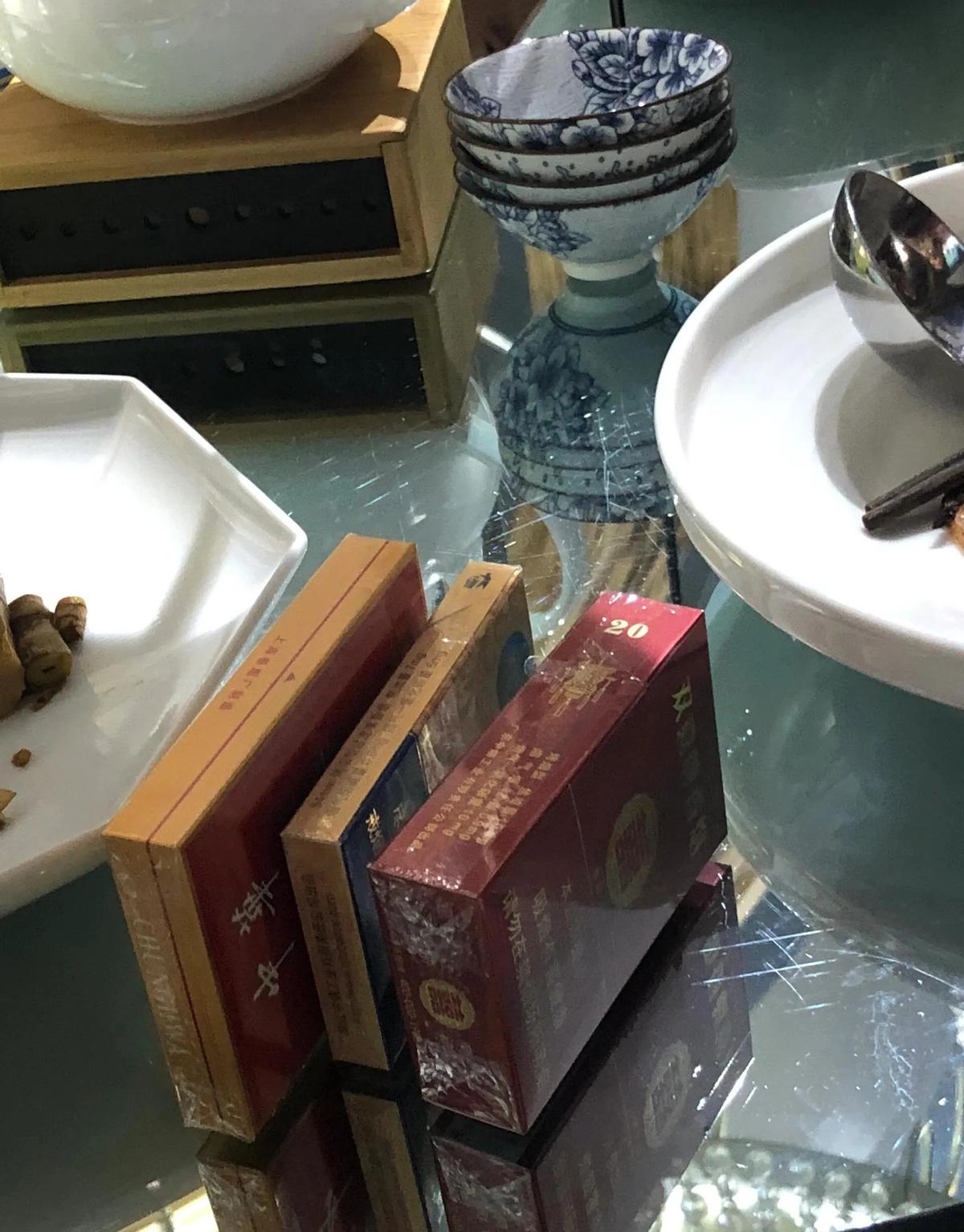 二本也要摆30桌？

亲戚随礼300起步，孩子西装念稿像公开处刑。

G镇老李家