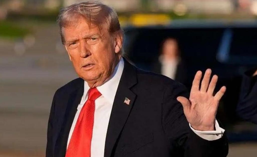 中国减持3800亿美债；特朗普警告：美国可能会停摆
 
一边是中国持续调整美债仓