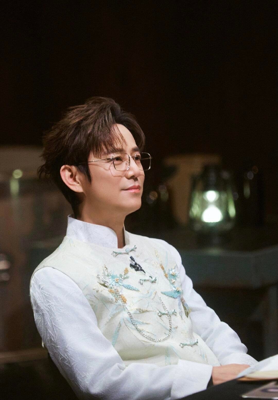 何老师说大侦探才十年何老师要录下一个十年大侦探十周年快乐！何老师一句“才十年”燃