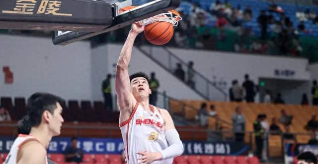 深圳男篮惨败上海，3大责任人浮出水面，球迷却没法怪他们