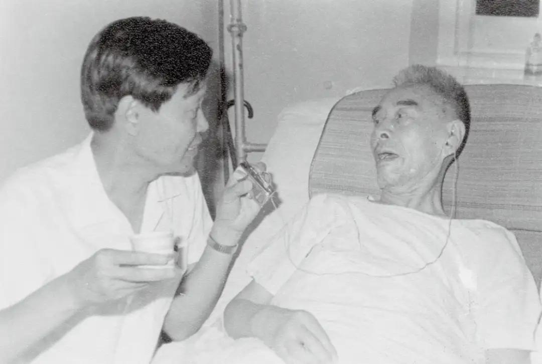 1971年夏天，杨振宁结束26年海外漂泊，借中美关系缓和之机回国“破冰”，首站赴