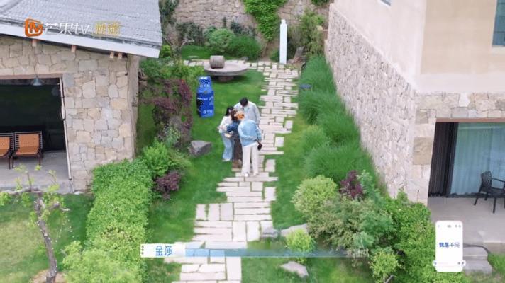 本期封神名场面预定！金莎出门不慎崴脚摔倒，孙丞潇稳稳公主抱护住，甜度直接超标金莎