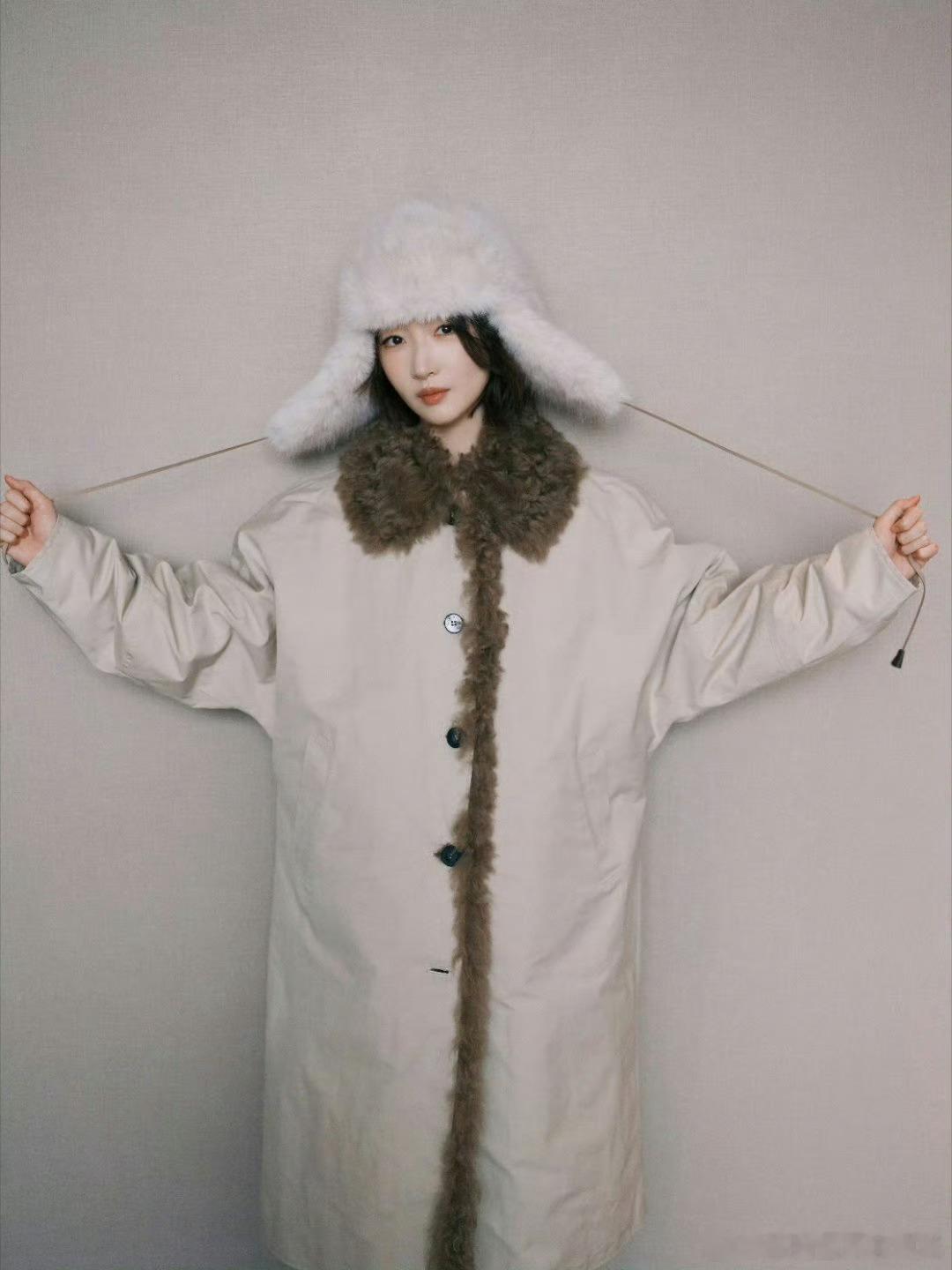 周冬雨玩狼人杀要长脑子了周冬雨玩狼人杀名场面！一脸懵圈超可爱，扮猪吃老虎反差感拉