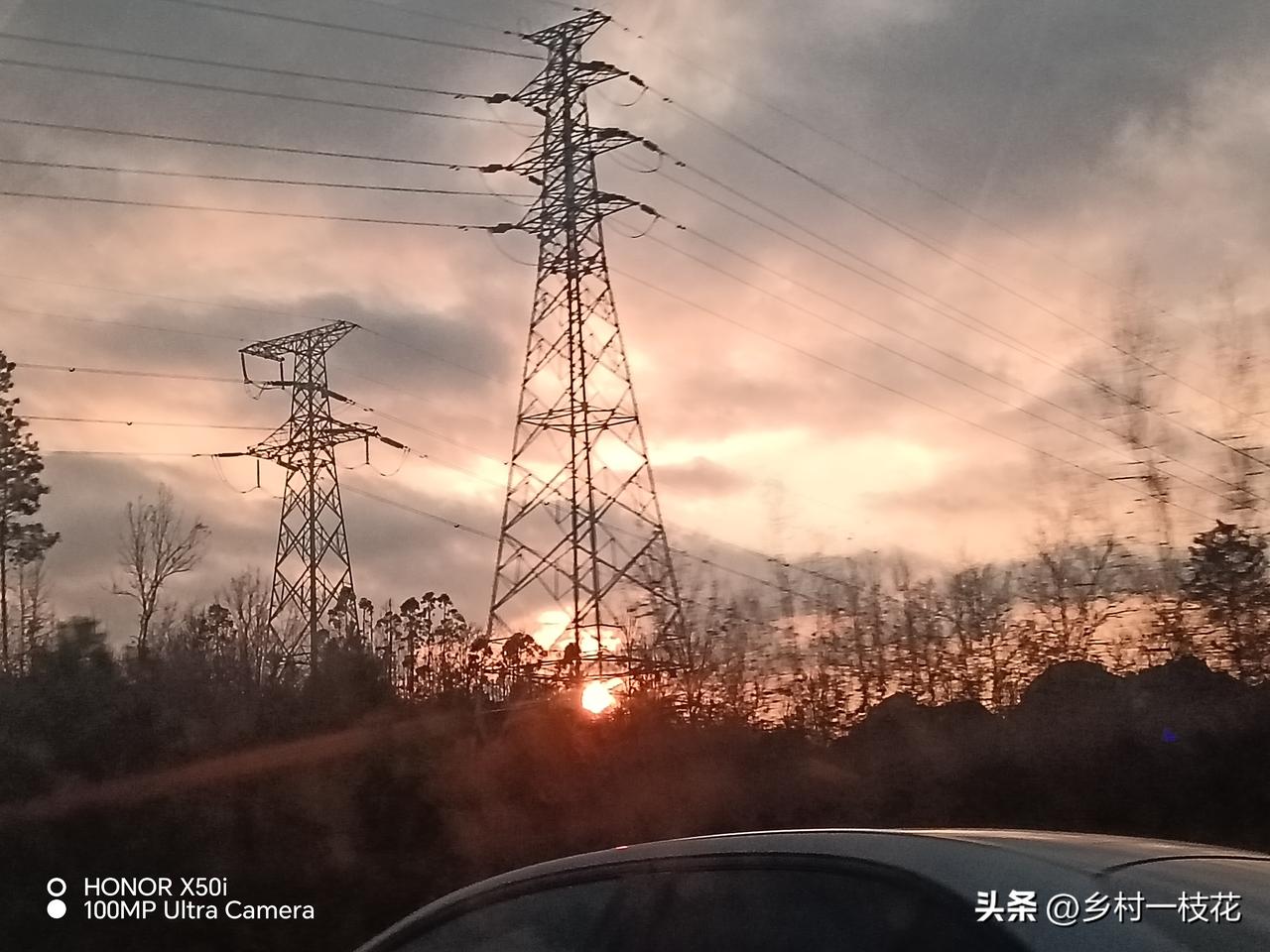 别内耗了，好好爱自己才是头等大事
 
你是不是总在偷偷跟自己较劲？
别人随口一句