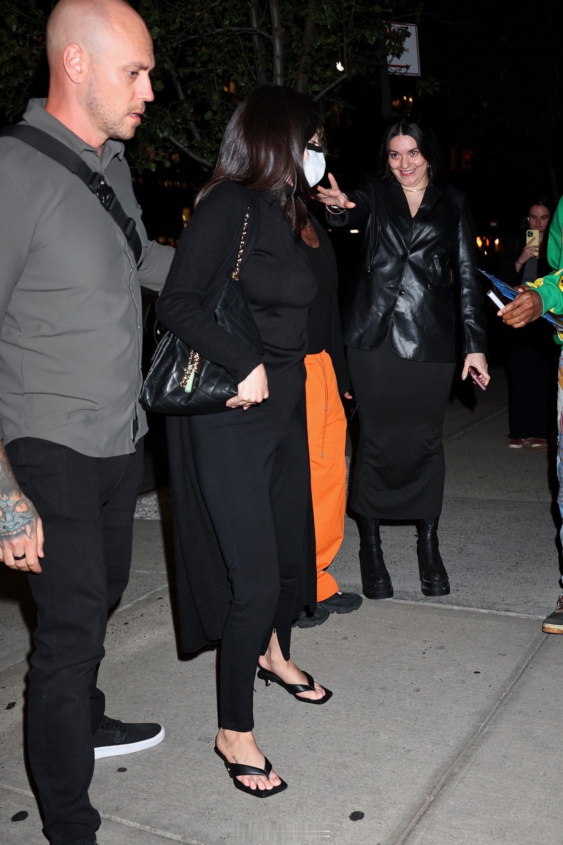 Selena Gomez 9.15   和Benny Blanco 在纽约 4 