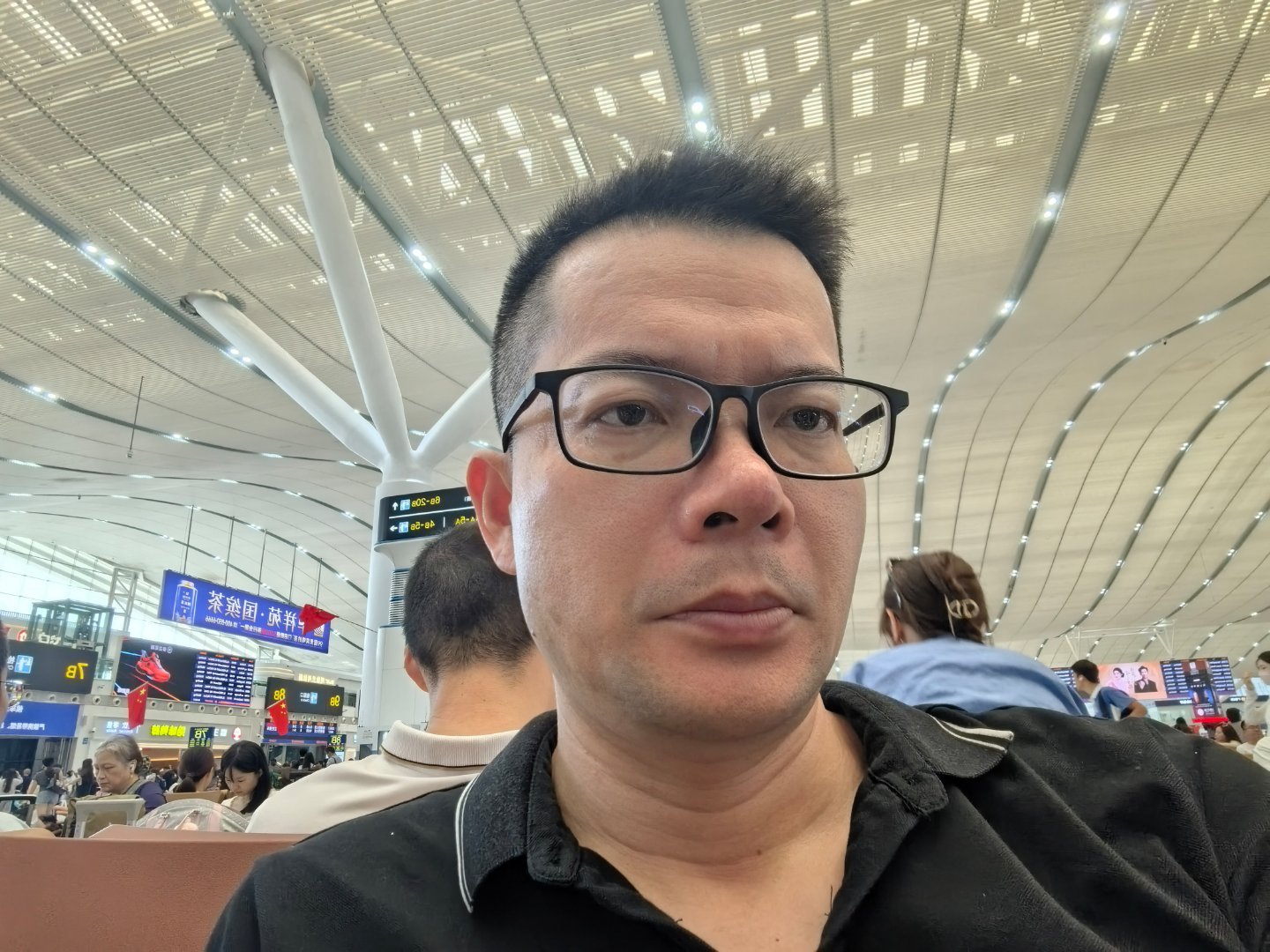 四十岁后朋友突然变少 是的，专注于事业，专注于自己，专注于悦己，减少内耗，减少无