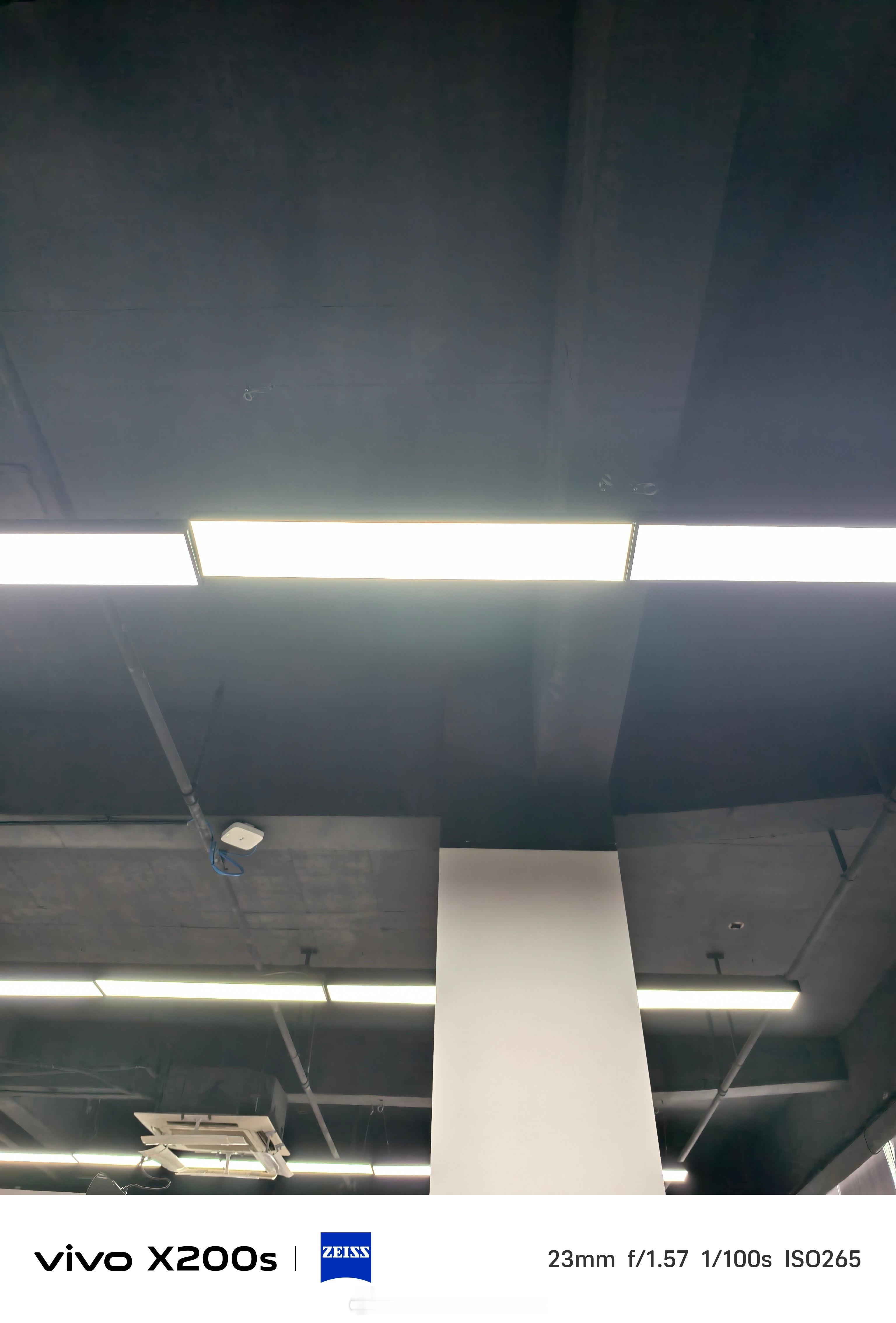 最佳上床时间完全睡不够，深圳这天气在办公室午休越来越难醒了，每天一到中午和傍晚就