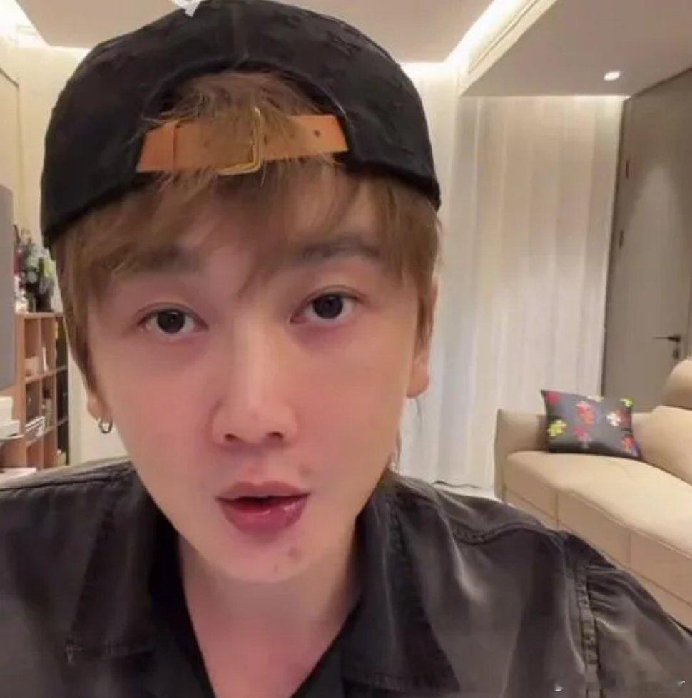 李登科说张继科人品不好李登科直播公开评价张继科"太渣、人品不行"，直言get不到