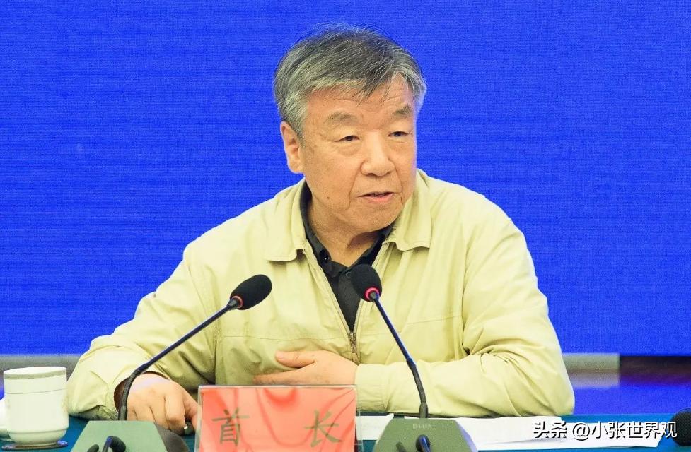 2013年，卢展工因职务变动即将离开河南，河南的民众对他依依不舍，在他主政河南期