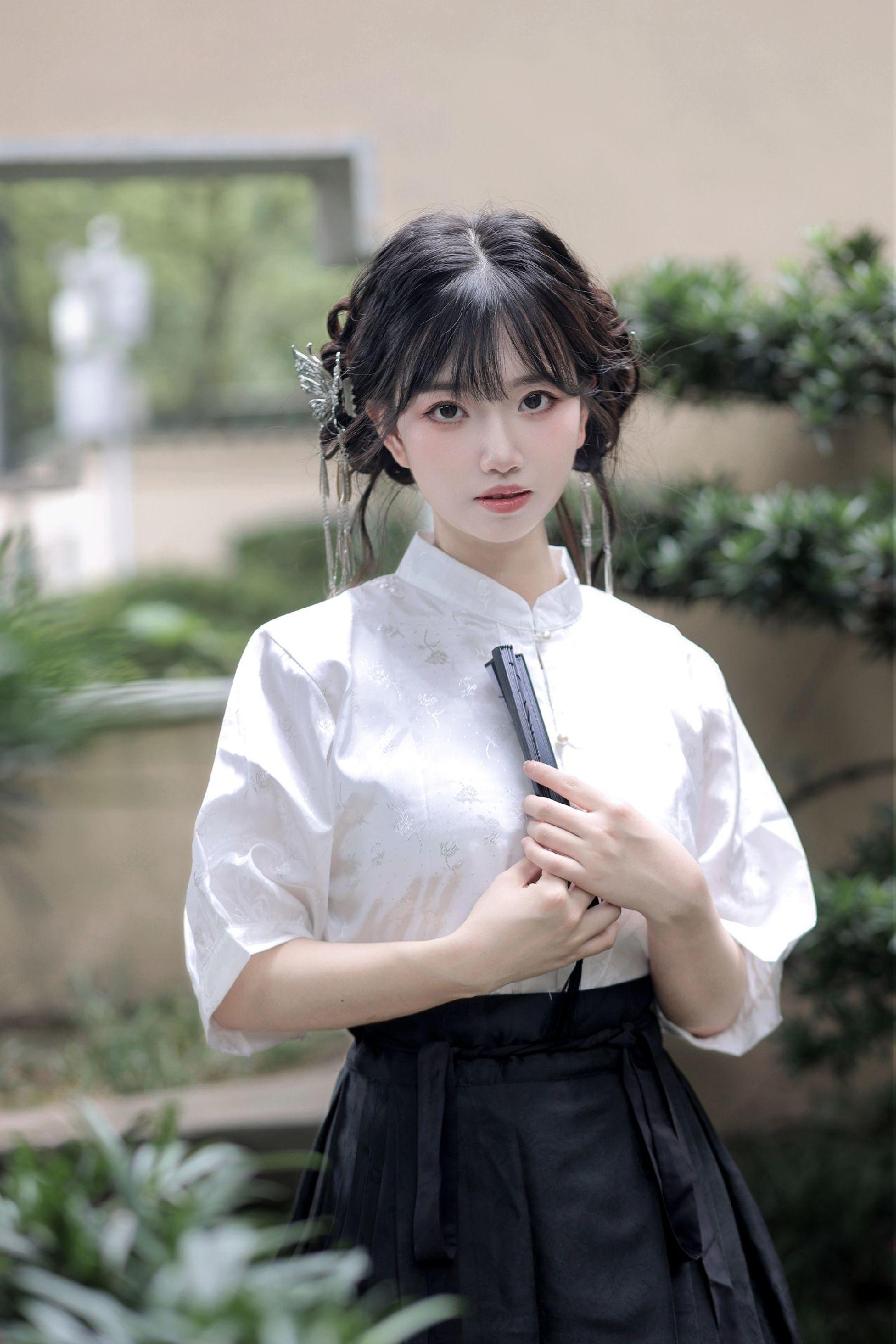 风吹哪页读哪页🍃。