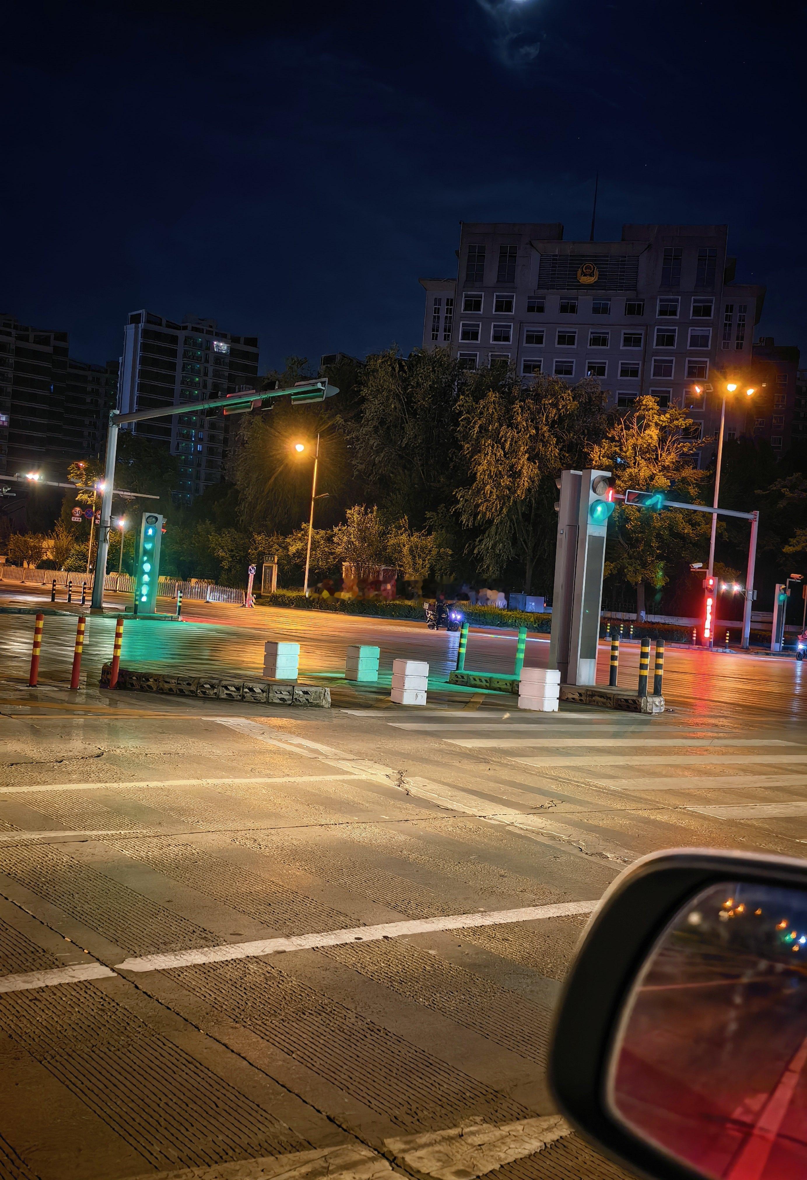 深夜城市，听歌欢快的歌回