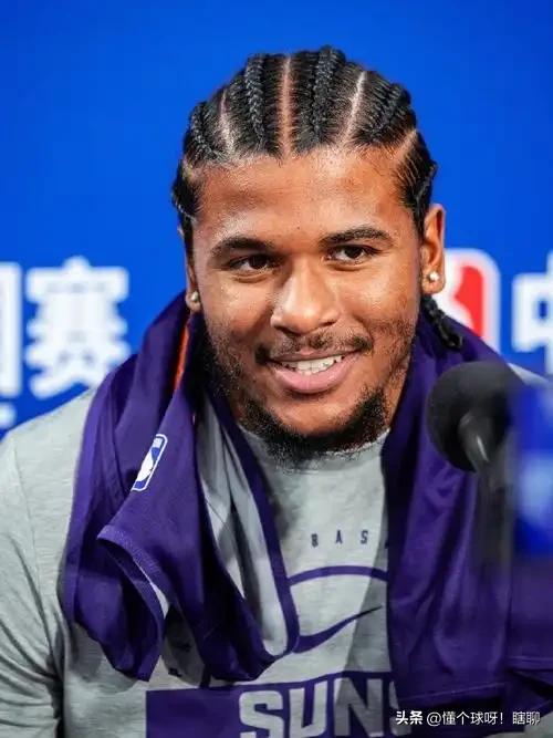 阳春三月，风雪消散
号称风雪哥的格林这是把风雪弹了个干净
最近5场比赛表现越来越