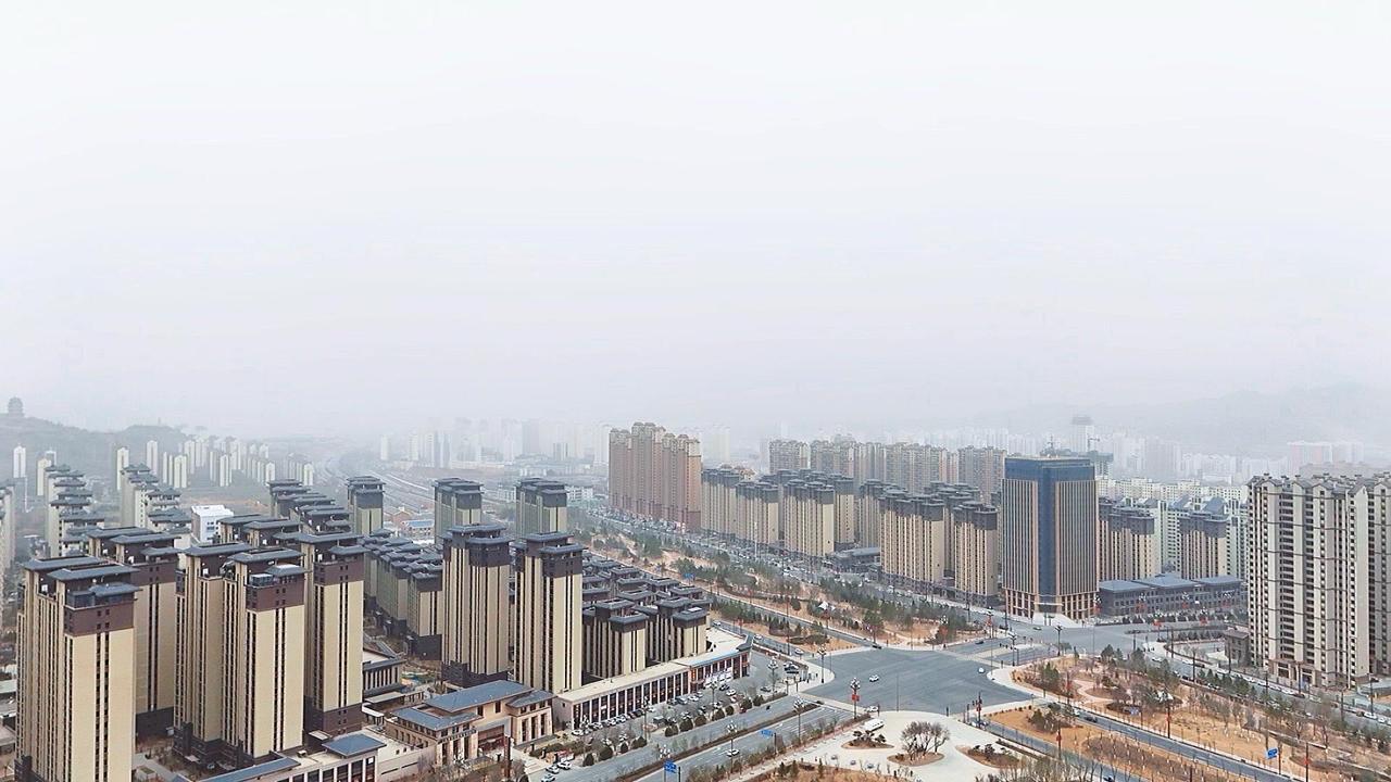 ☁️天气转暖，空气里的浮尘渐渐让人想逃离，这时候与其闷在家里吃土，不如出门追逐晴