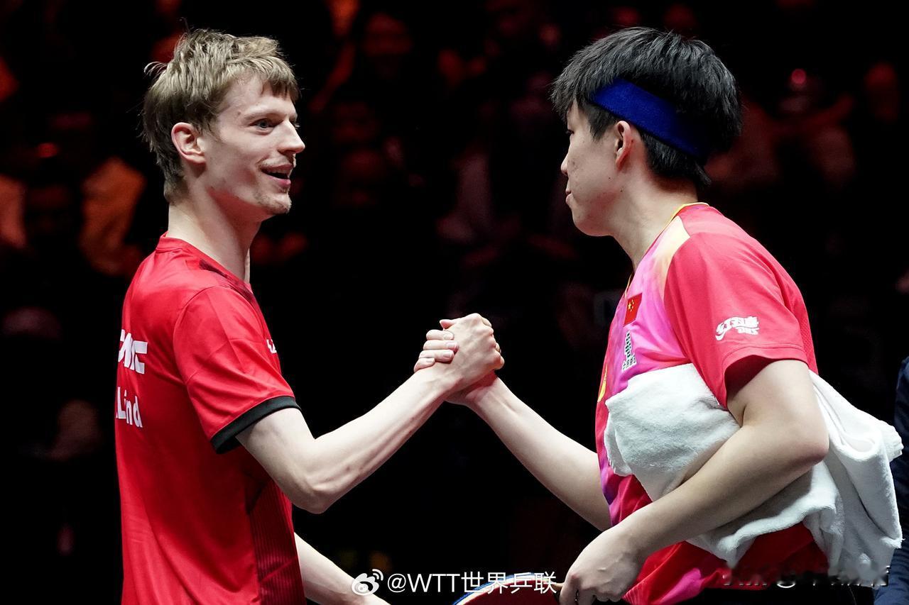 在2024年WTT中国大满贯的男单1/16决赛中，发生了一场令人震惊的对决，中国