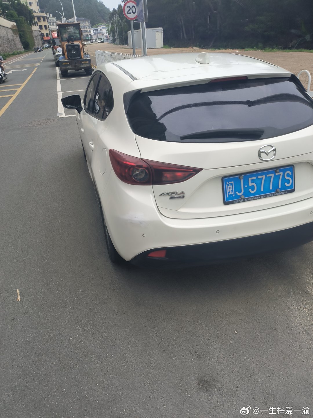 现在的车为什么没有备胎了超级车主 苏州的雨总带着点缠绵，上周在平江路附近扎了胎，