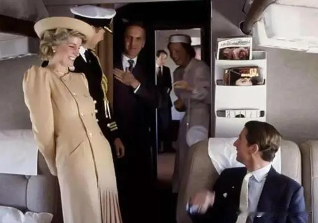 戴安娜天生衣架子，她身材是真好，生得威廉身材也很棒。