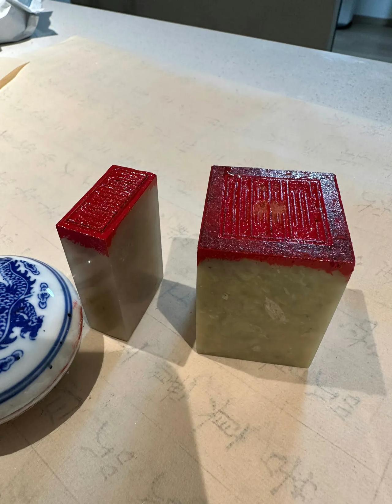 东方甄选YoYo在社交媒体平台发文：收到了我的520礼物，收到的时候比较难做表情