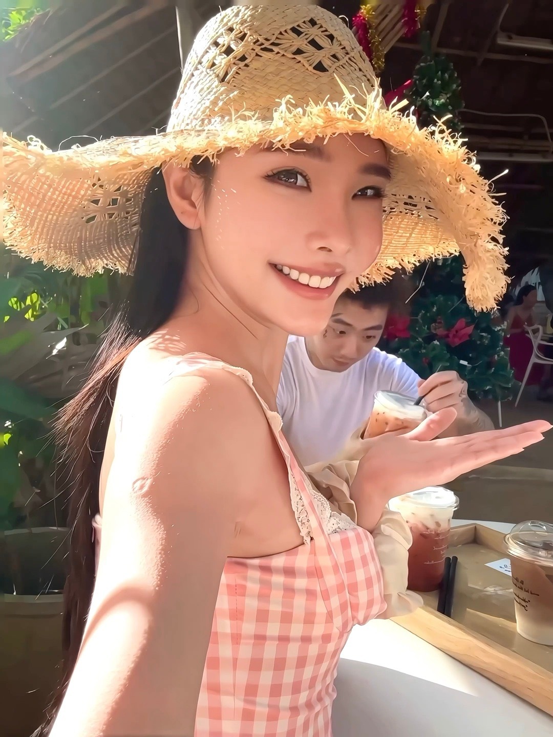 今年第三次去普吉了真的好喜欢这座海岛 海边松弛的游客 脚底上总是沾着沙滩的沙子 