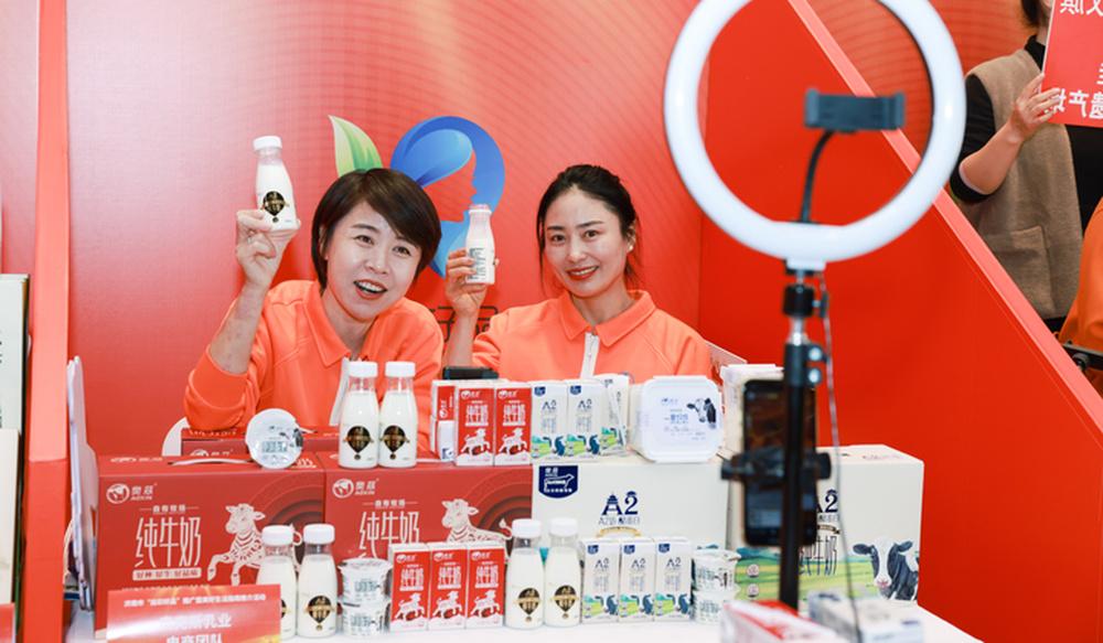 市妇联今年将开展“项目赋能新征程 泉城木兰在行动”主题活动
开展“项目赋能新征程