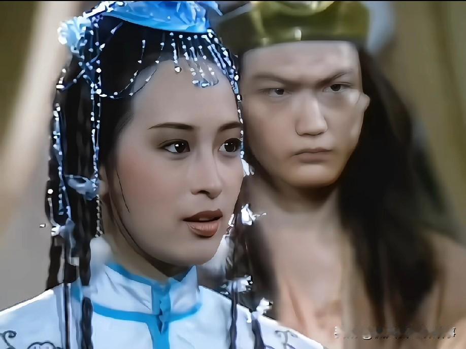 黎美娴十九岁出演赵敏，清丽娇憨间带着三分英气，既“娇美无匹”，也着实惊艳了观众，