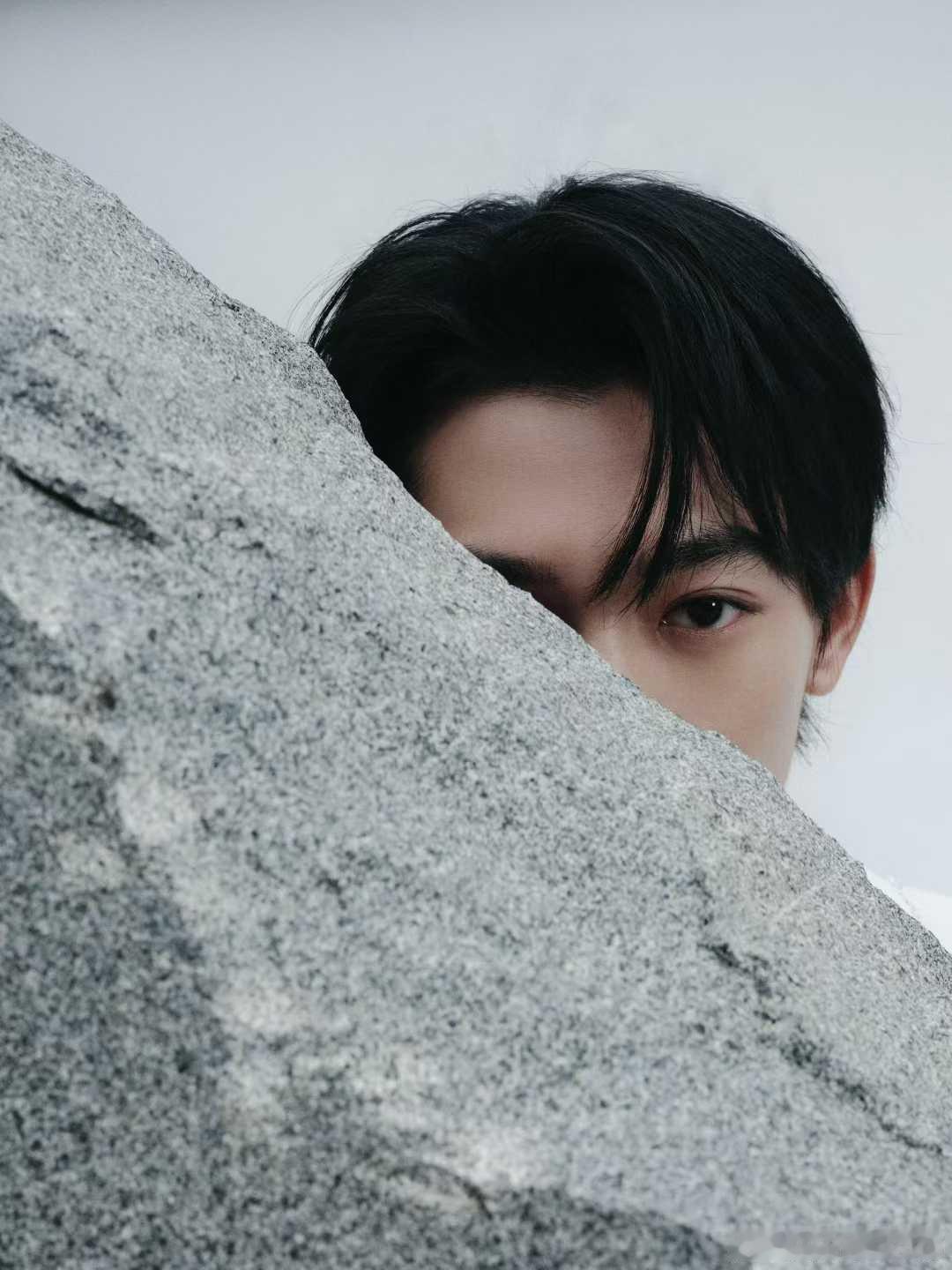 张宥浩  ✖️法国娇兰 执馥郁之约溯游乌镇园林🌿于黛瓦白墙间寻香的尽头💐 ​