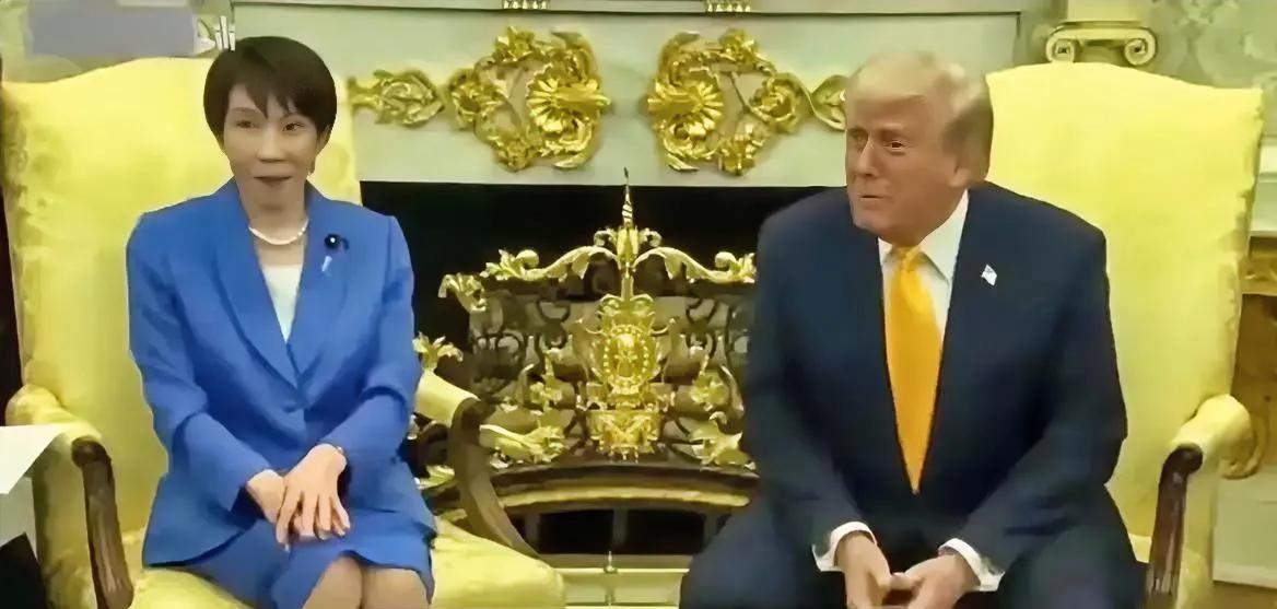 日本记者问特朗普突然发动袭击，为什么不通知自己的盟友，大家好打打配合。

特朗普