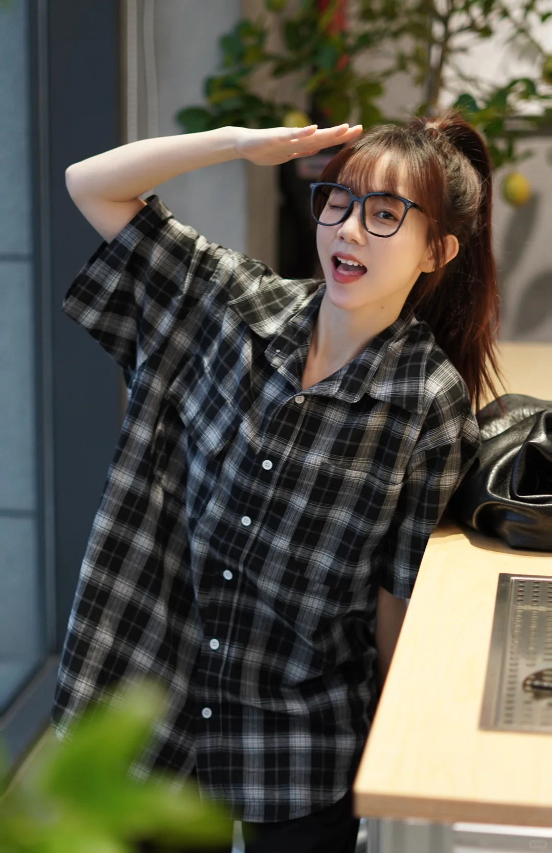 来看一下甜妹到底可以有多酷！