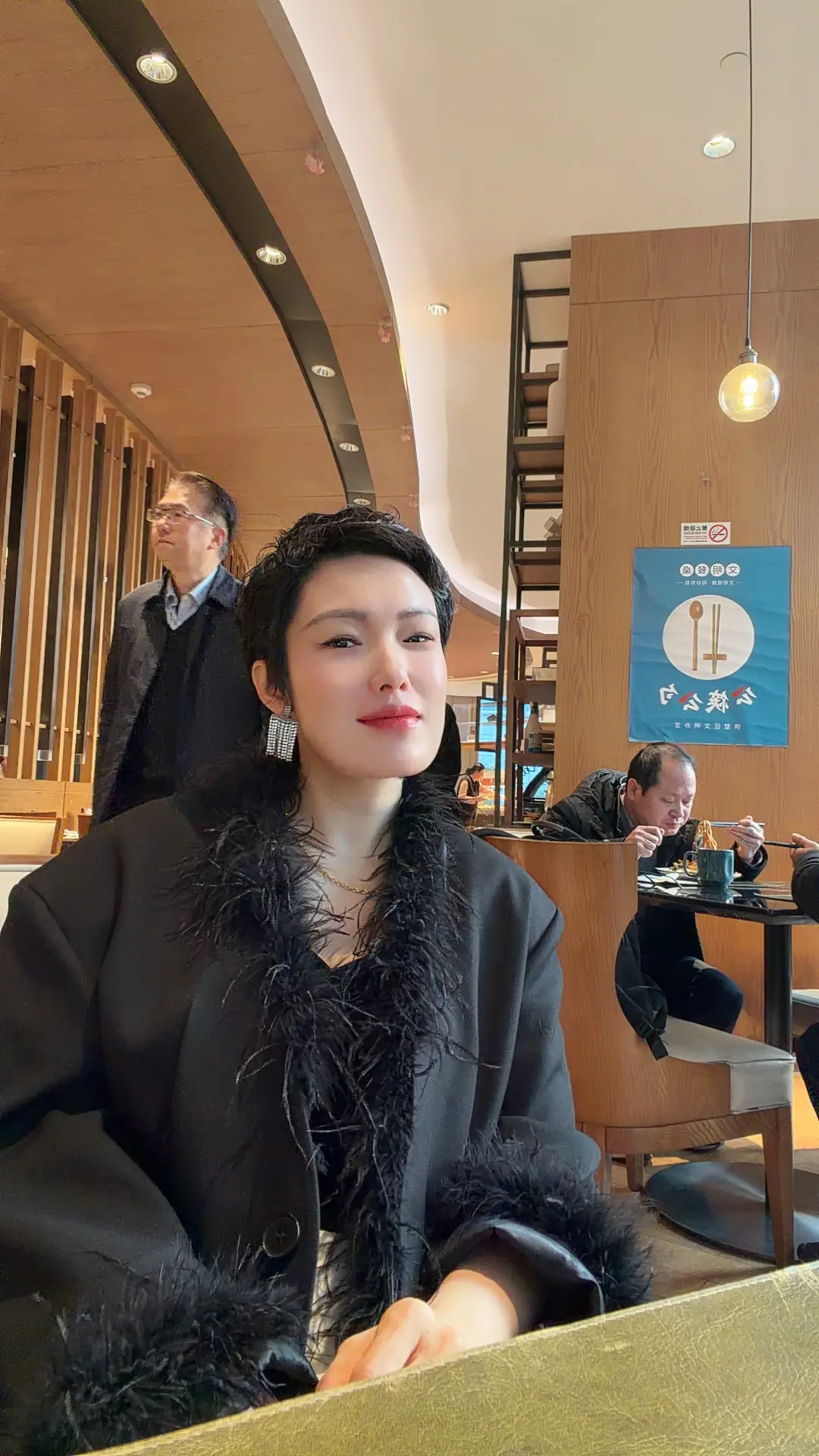 没有经历过黑暗的人 不会懂得一束光的珍贵 没有心怀执念的人 不足以懂得...