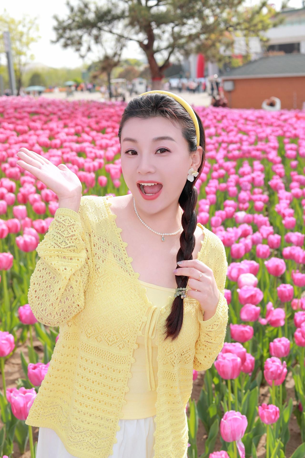 太原人像摄影约拍跟拍晋阳湖郁金香人像原创摄影郁金香花海 花海拍照