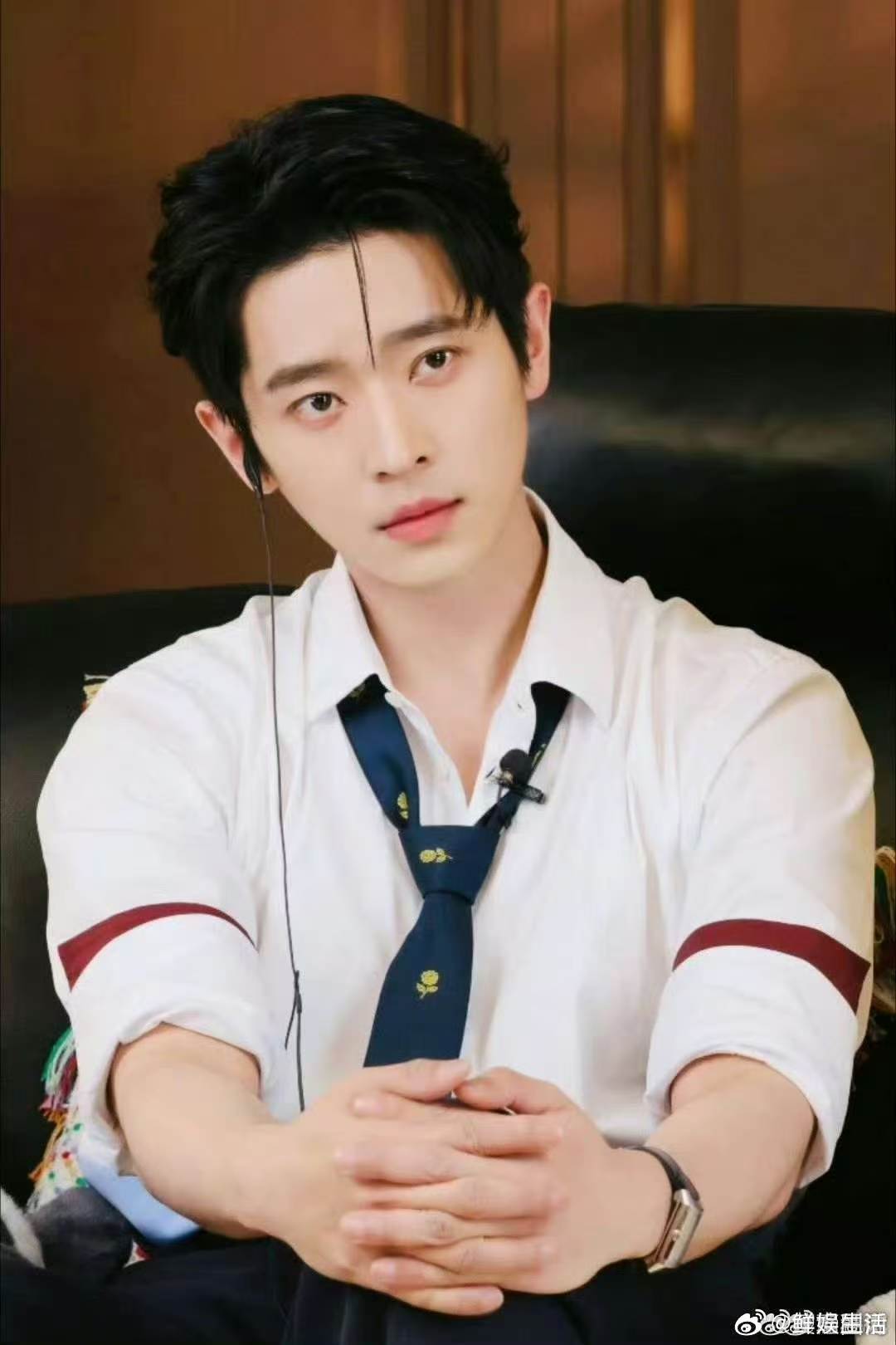 白鹿丞磊传词比5G还快 你好星期六白鹿生动演绎画面场景，丞磊快速捕捉细节，两人搭