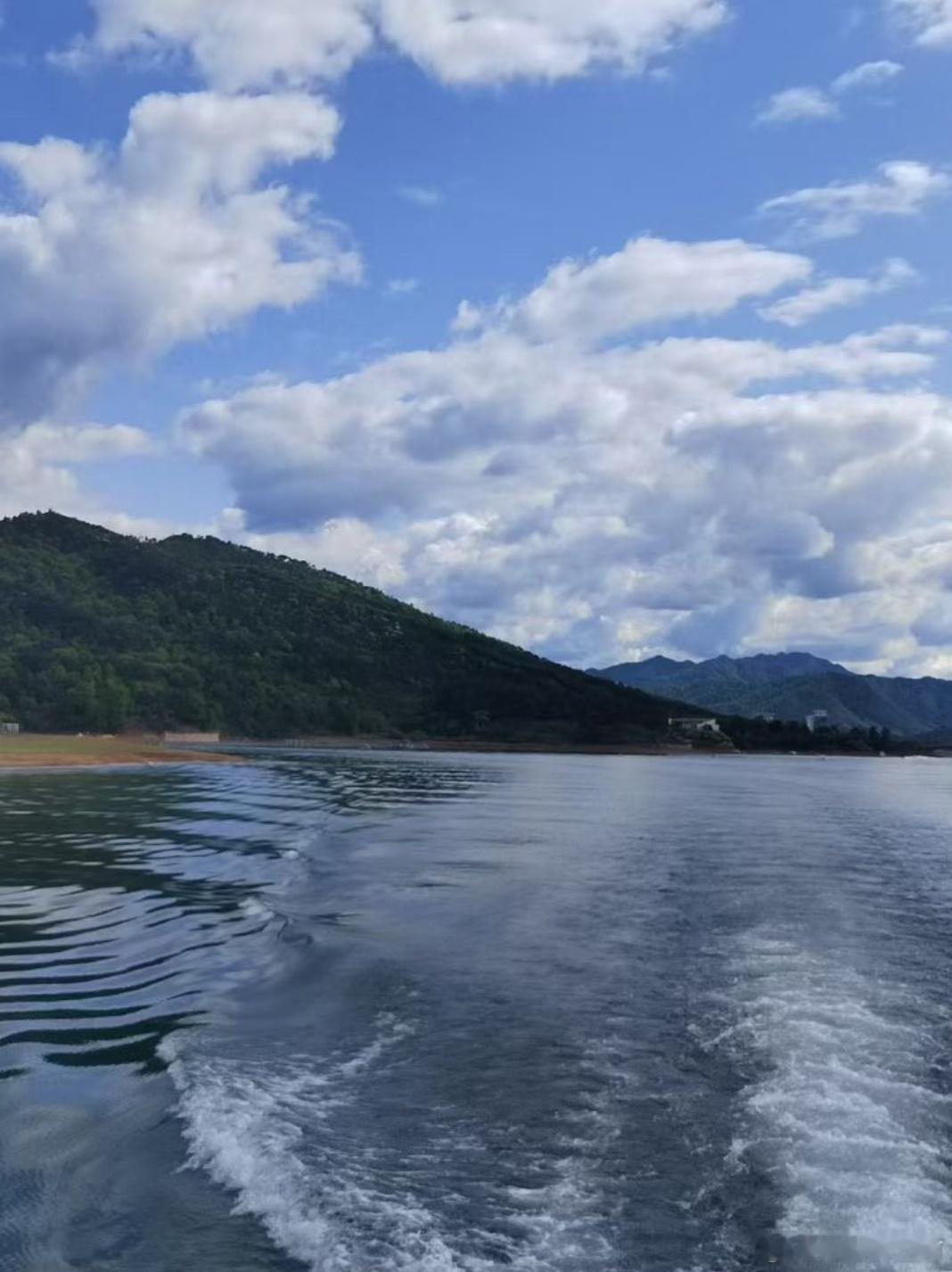 哲思呓语 ：大事，小事，再大的事，都是过去的事；新事，旧事，心里的事，想开了就不