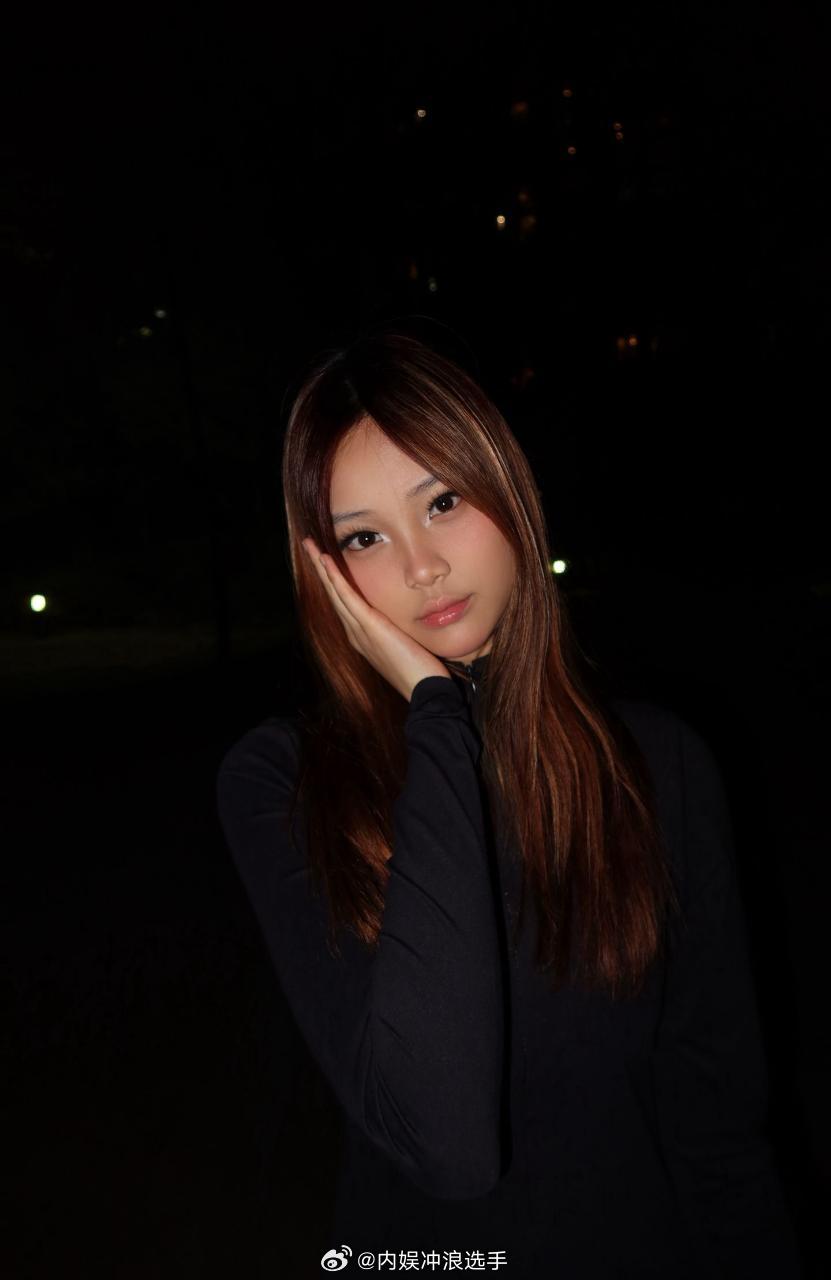 13岁甜馨好漂亮甜馨晒与妈妈合照 13岁甜馨与妈妈合照 