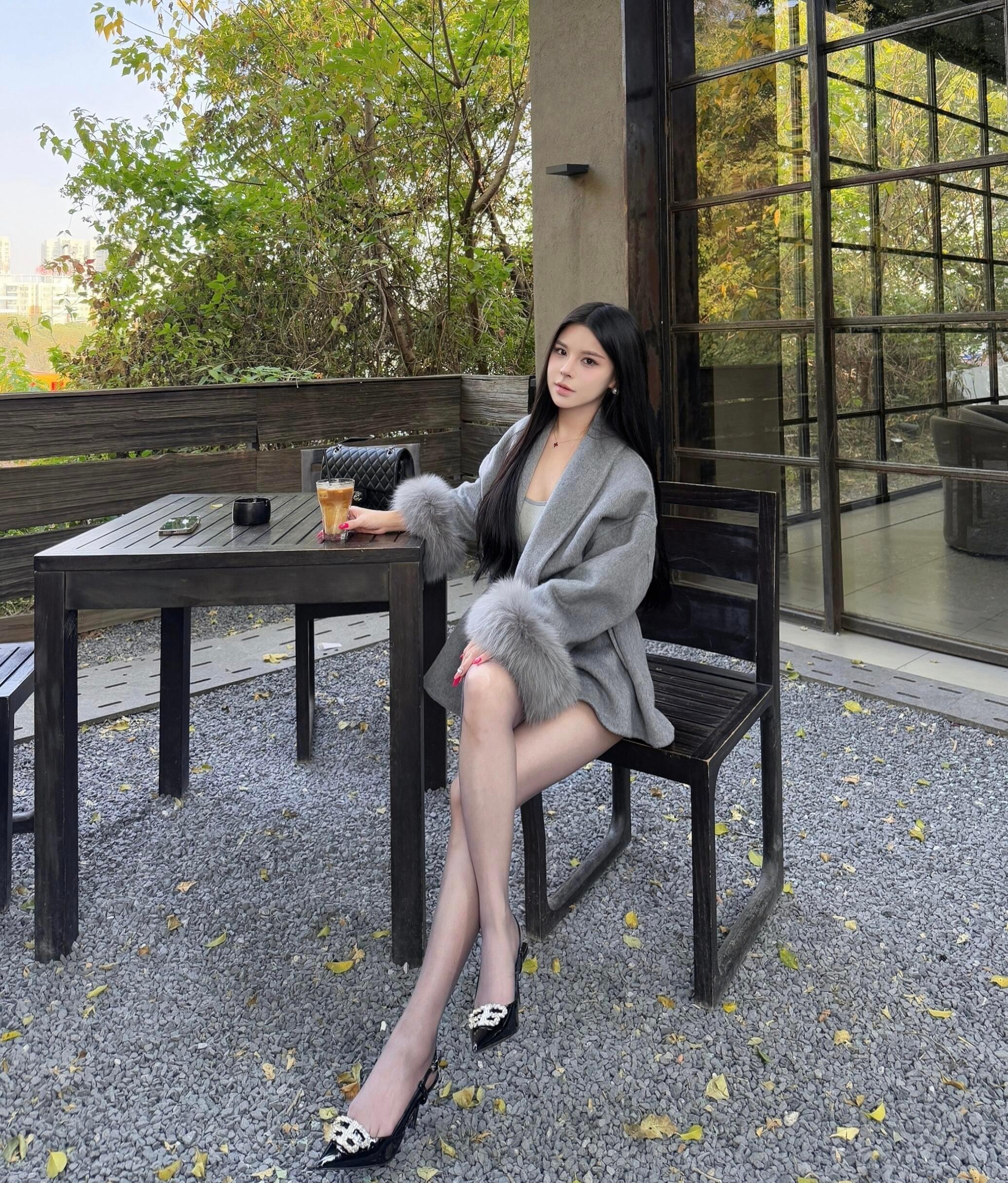 硬控大衣涞觅润丝 ​​​