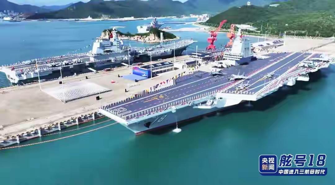 配齐“航母五件套”到底有多牛？

今天（2026年5月9日），国防部新闻发言人蒋