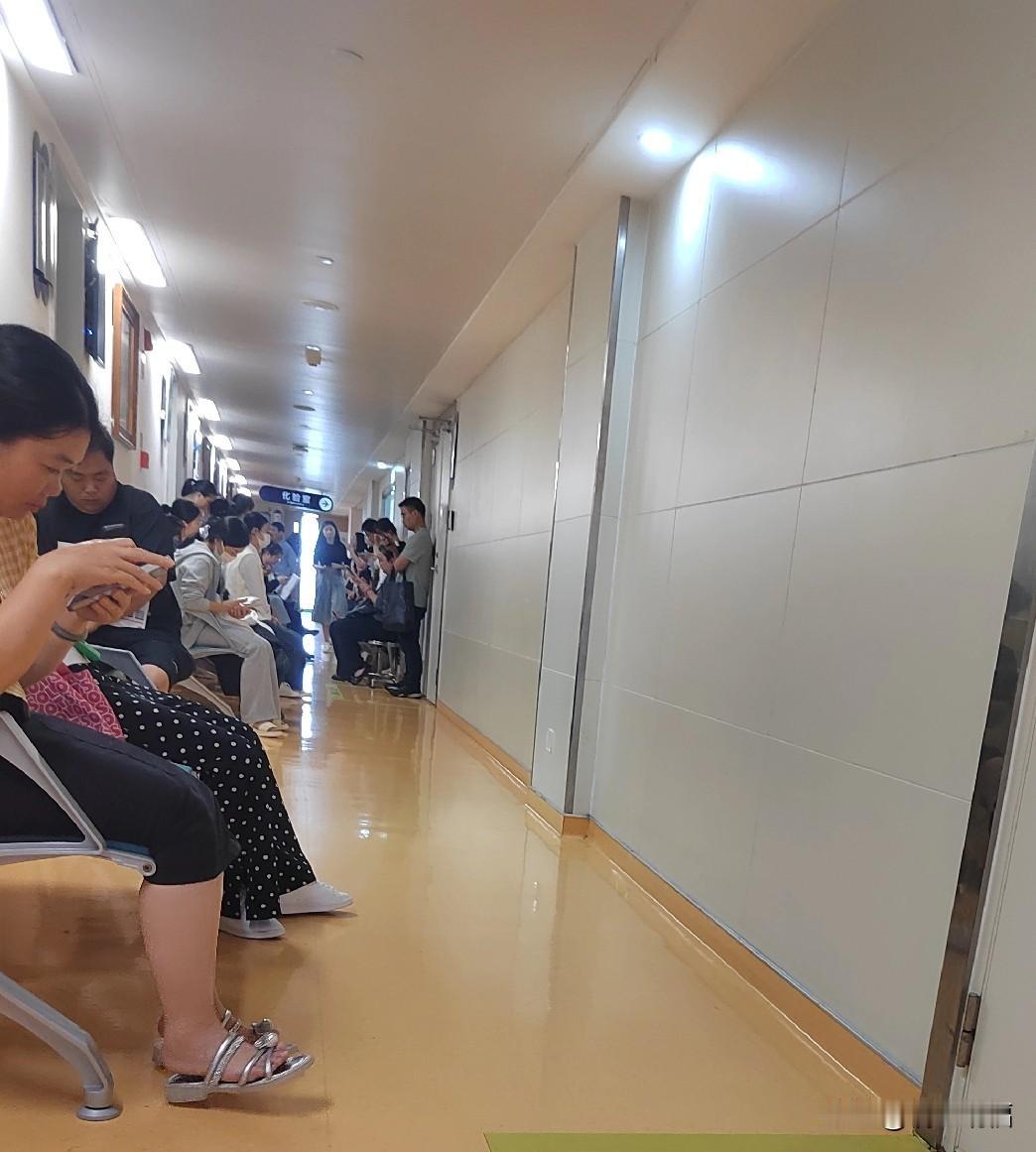 以前那年代，想生小孩，一个接一个，现在这年代，想要小孩，有的很难，十一点多的生殖