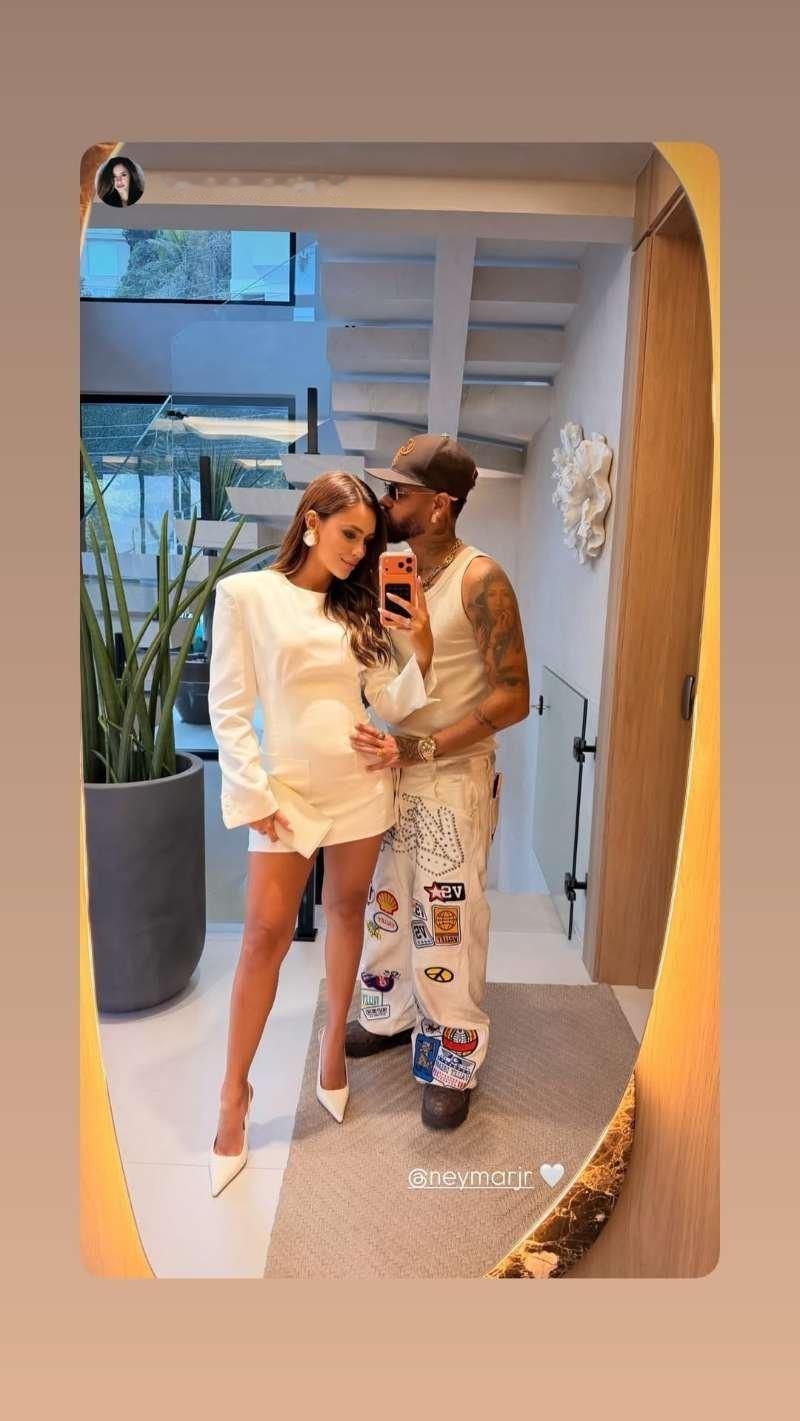 neymar 快拍更新比安卡迪肚子慢慢变大了内马尔