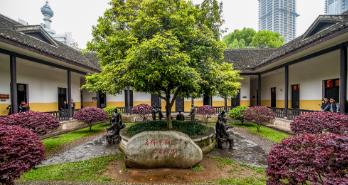 很多分数在本科线上下的同学都在问，青海民族大学到底值不值得报？今天我就用最实在的