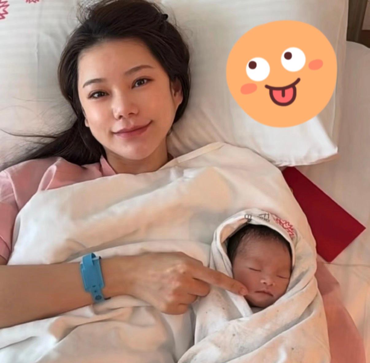 马筱梅顺利生下儿子这事。
​最尴尬的人应该就是她的前夫了。
​前夫郑扬融曾经对外