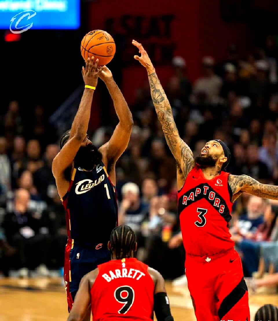 哈登又杀疯了！季后赛首轮刚开打，他带队126比113大胜猛龙，干净利落地拿下了开