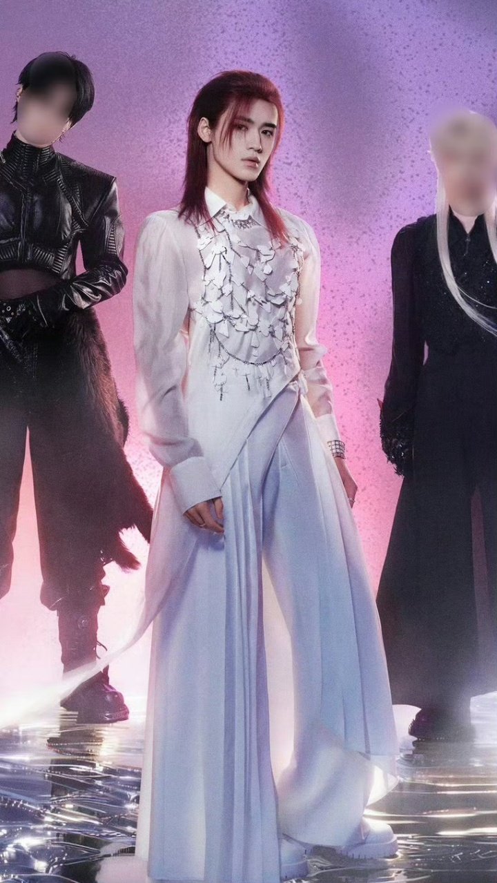 宋亚轩新歌刺造型宋亚轩新歌刺造型来啦啊啊啊 宋亚轩红发海报