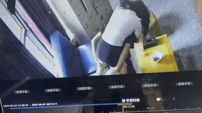 明天和意外
永远不知道哪个先来……[泣不成声]