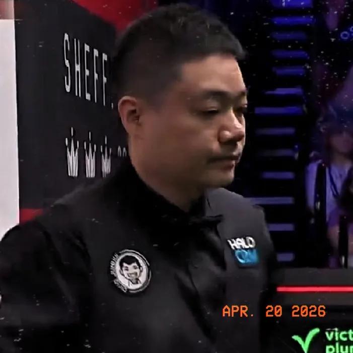 丁主任10-5击败土豆哥，本是皆大欢喜的好事，却给国内球迷出了个天大的难题:
第