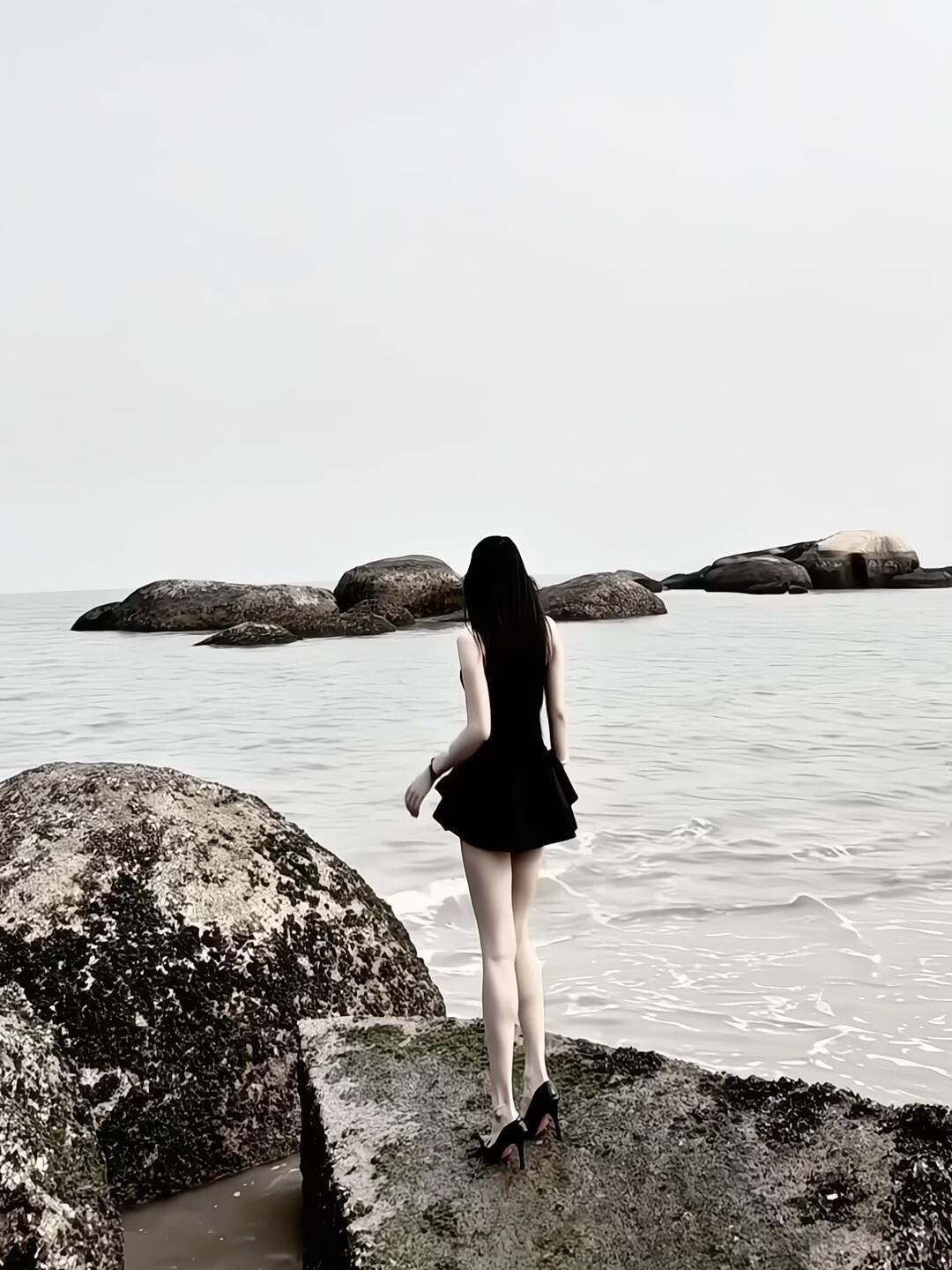 繁华的红尘
任何团体都有
自己的规矩法律。

这话不虚。你往哪儿看都一样。
大到