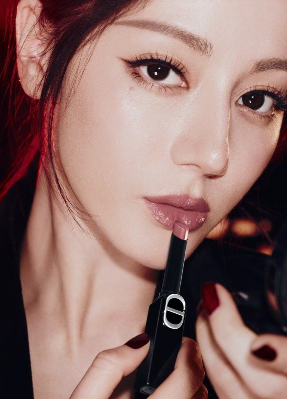 迪丽热巴 迪奥口红2025秋大片