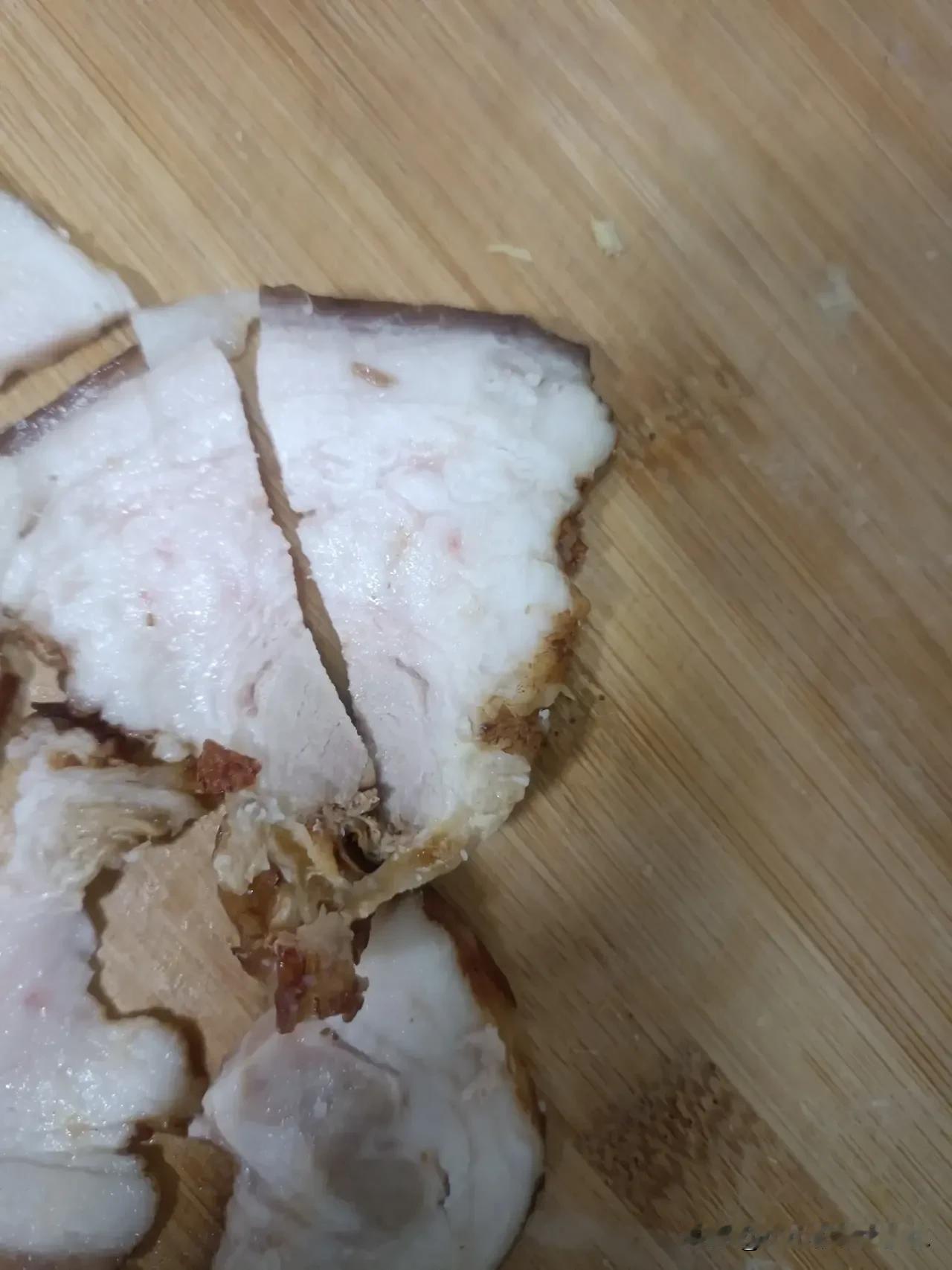 这是我老公今天买回来的下酒菜，卤肉店买的，请问这是不是槽头肉？？

#春日生活打