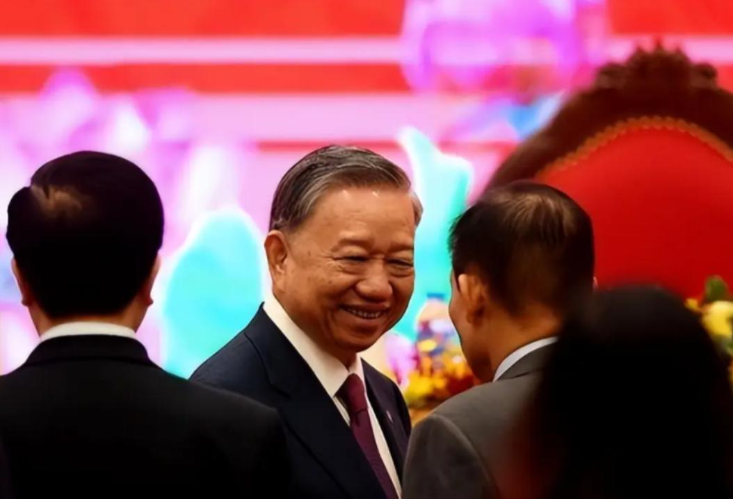 到越南那边传来的消息，后背一阵发凉。
苏林这一把手当的，真是把“权谋”二字玩到了