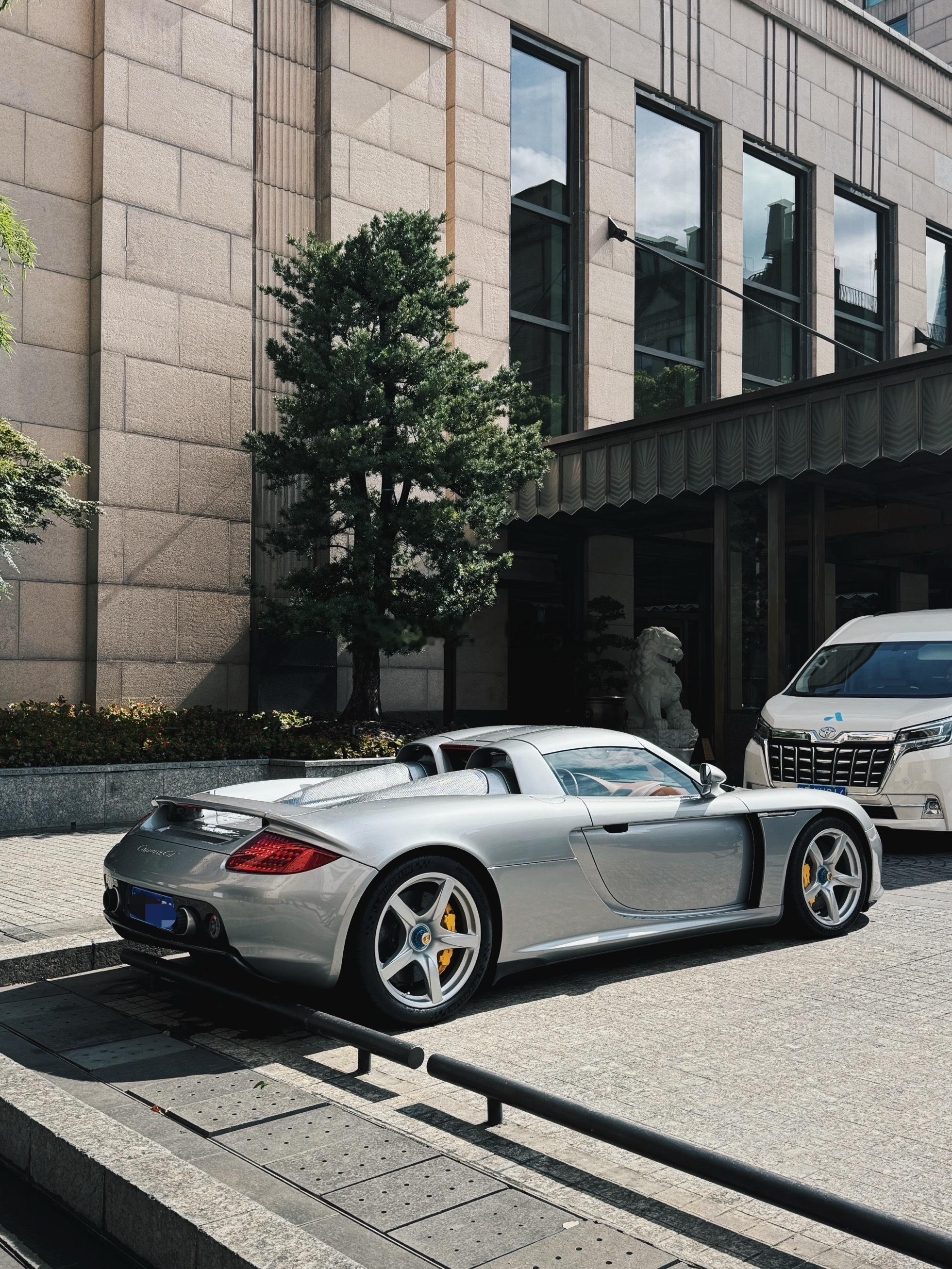 又到了最近遇到的一些车系列时间, 少见的Carrera GT出街  ​​​