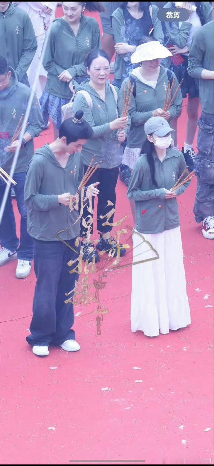 宋祖儿陈鑫海新剧《表妹万福》开机，路透造型惊艳✨ 一个是灵动甜妹，一个是清冷贵公