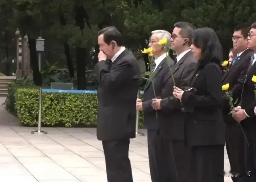 你不觉得马每次来都是两边危机时刻吗？然后装样子就是为了拖延时间，真别被这些弯弯人